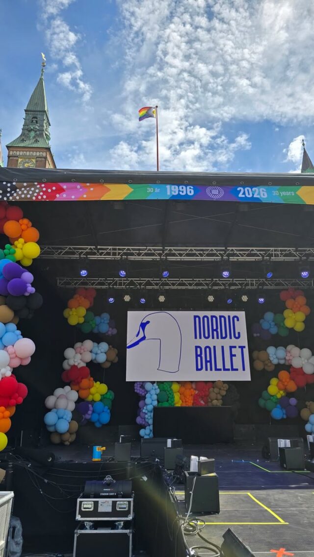 Шалость удалась! Copenhagen Pride Valeriy Shvetsov Константин ПетуховДети школы в сердце Копенгагена, публика ликовала.